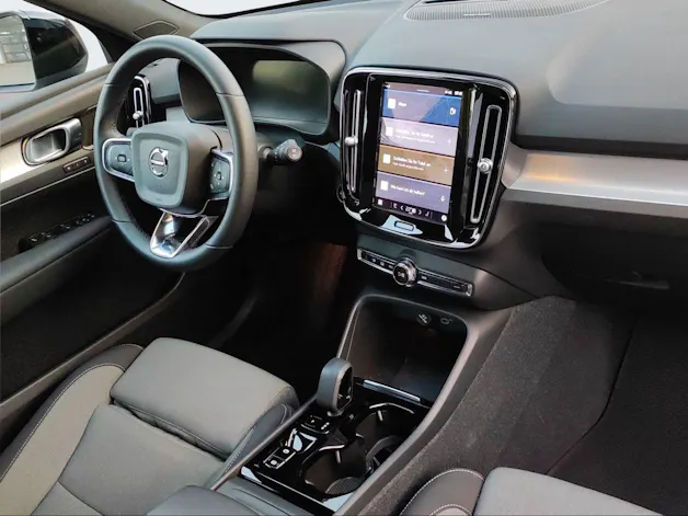 VOLVO XC40 2.0 B4 MH Plus Dark AWD