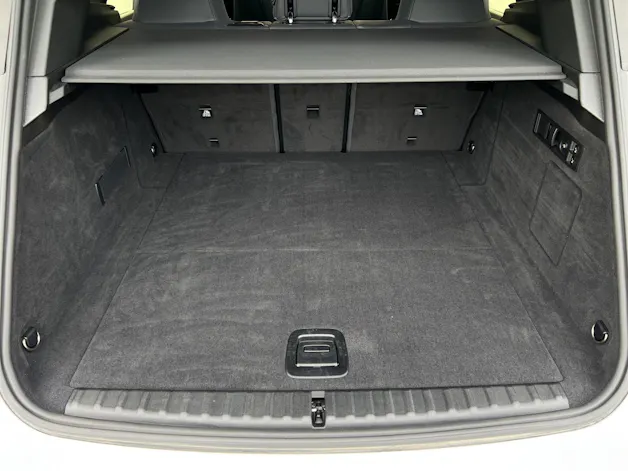 BMW iX xDrive40 (CH)π