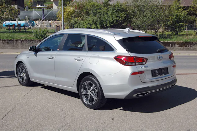 HYUNDAI i30 Wagon 1.5 T-GDi Amplia