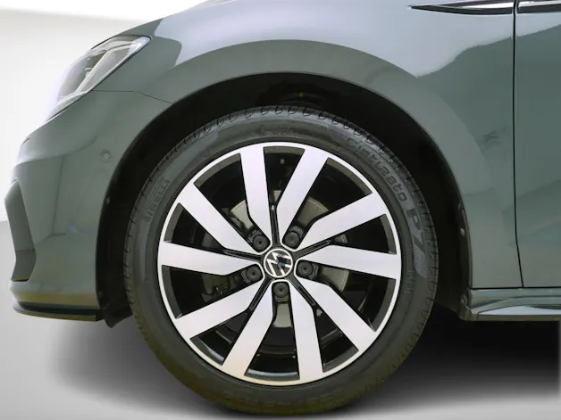 VW Touran 1.5 TSI DSG R-Line Black Style