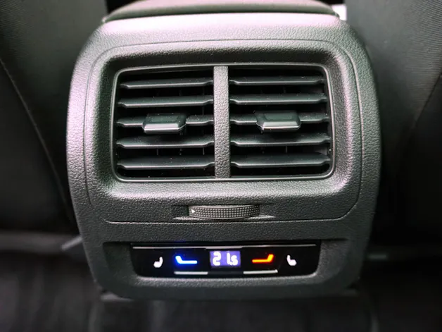 VW Touran 1.5 TSI DSG R-Line Black Style