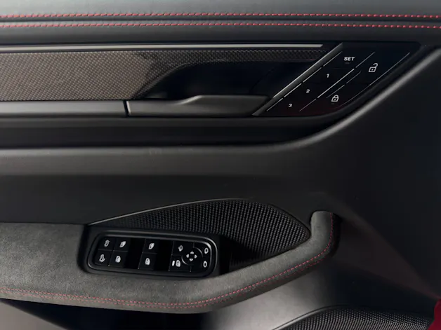 PORSCHE Macan GTS