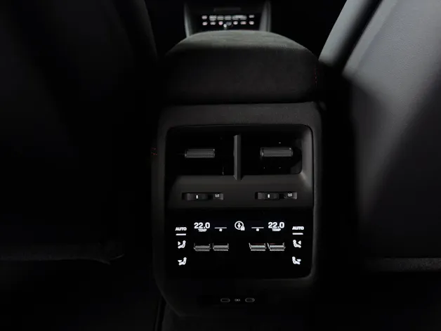 PORSCHE Macan GTS