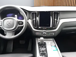 VOLVO XC60 2.0 B5 MH Plus Dark AWD