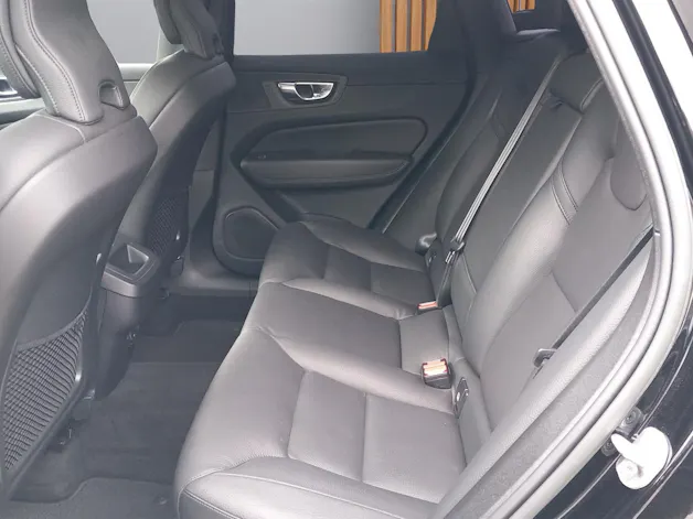 VOLVO XC60 2.0 B5 MH Plus Dark AWD