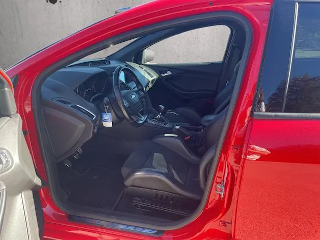 FORD Focus 2.3 EcoB RS+ Race Red Edition
