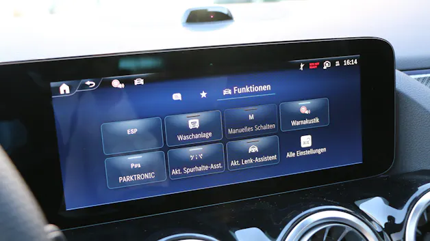 MERCEDES-BENZ GLA 250 e with EQ Hybrid