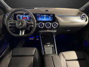 MERCEDES-BENZ GLA 250 4MATIC Swiss Star