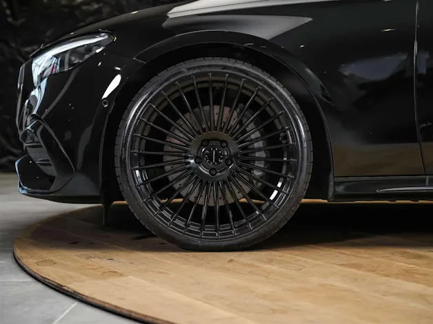 MERCEDES-BENZ E 220 d AMG Line 9G-Tronic *21" Felgen*Werksgarantie*Panorama*Lenkradheizung*