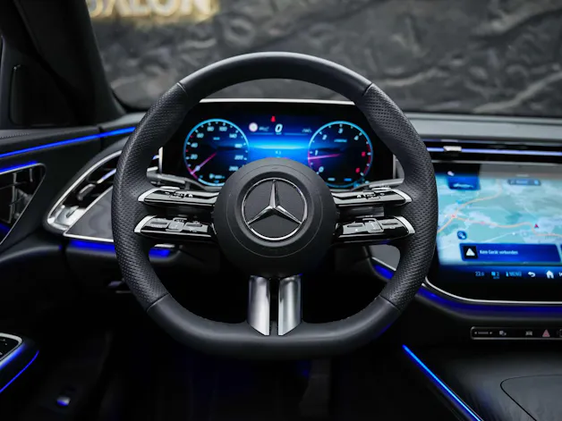 MERCEDES-BENZ E 220 d AMG Line 9G-Tronic *21" Felgen*Werksgarantie*Panorama*Lenkradheizung*