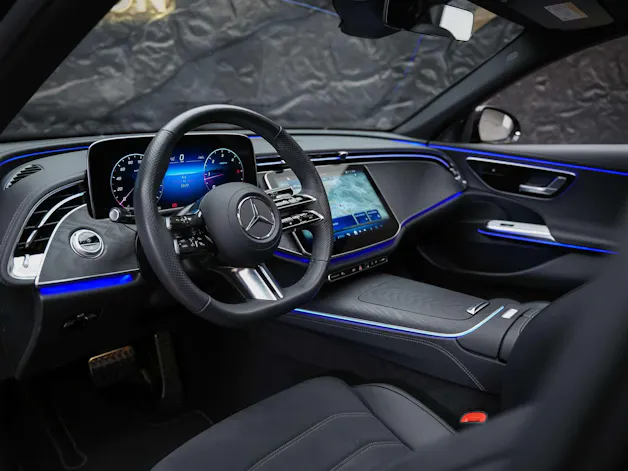 MERCEDES-BENZ E 220 d AMG Line 9G-Tronic *21" Felgen*Werksgarantie*Panorama*Lenkradheizung*