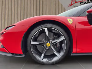 FERRARI SF90 Stradale