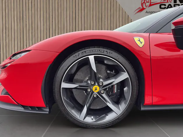 FERRARI SF90 Stradale