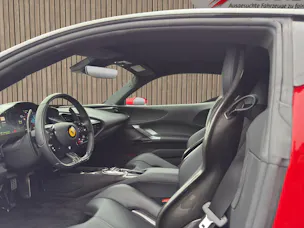 FERRARI SF90 Stradale