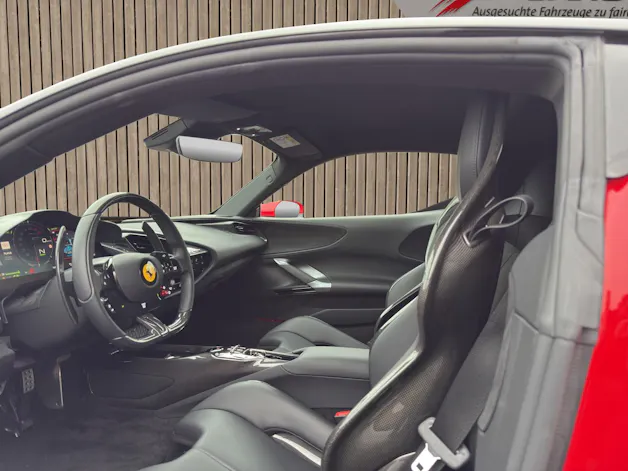 FERRARI SF90 Stradale