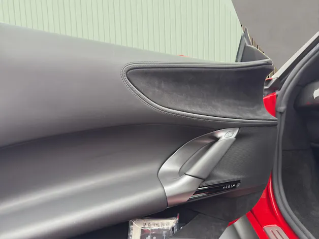 FERRARI SF90 Stradale