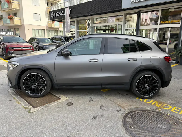 MERCEDES-BENZ GLA 250 AMG Line 4Matic