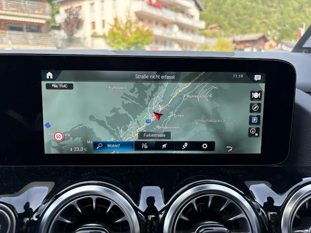MERCEDES-BENZ GLA 250 AMG Line 4Matic
