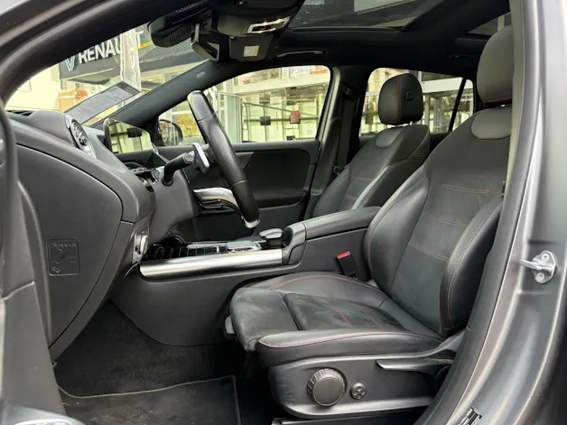 MERCEDES-BENZ GLA 250 AMG Line 4Matic