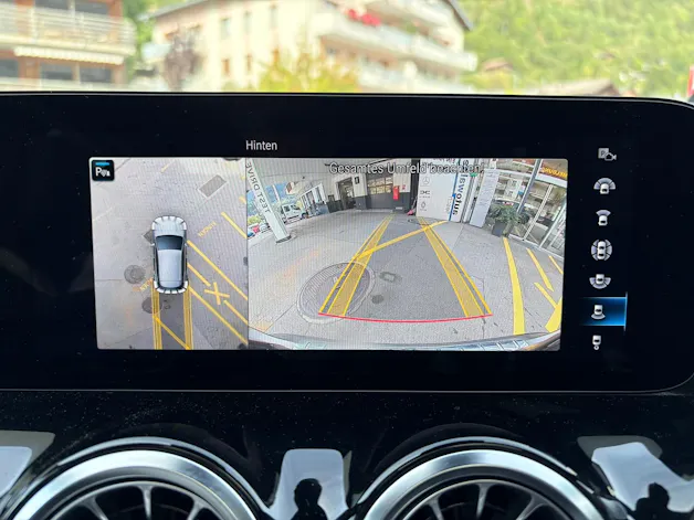 MERCEDES-BENZ GLA 250 AMG Line 4Matic
