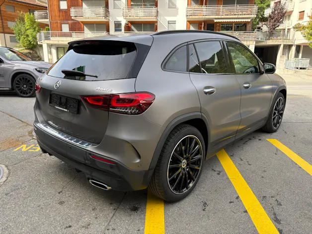 MERCEDES-BENZ GLA 250 AMG Line 4Matic
