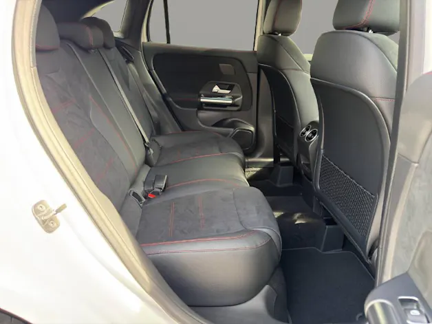 MERCEDES-BENZ GLA 250 4MATIC Swiss Star