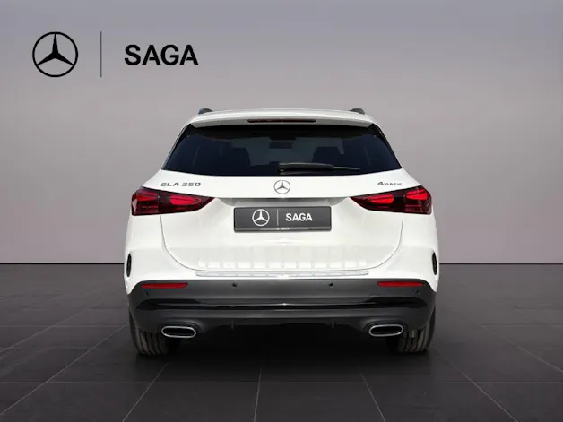 MERCEDES-BENZ GLA 250 4MATIC Swiss Star