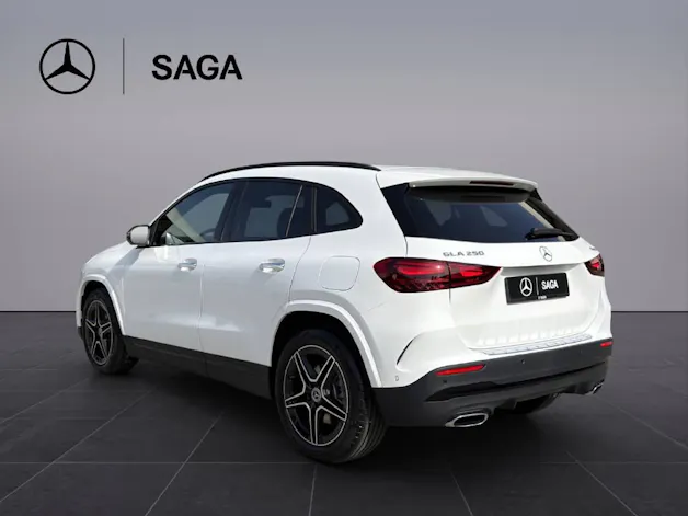 MERCEDES-BENZ GLA 250 4MATIC Swiss Star