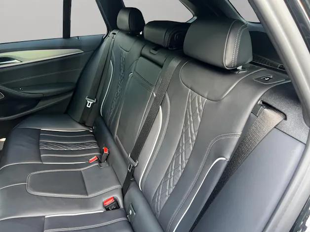 BMW 540i xDrive 48V Touring Pure M Sport Steptronic