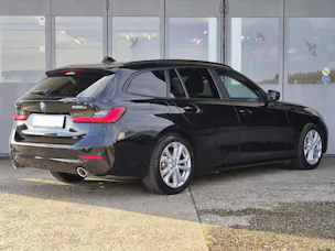 BMW 330e x DriveTouring Steptronic