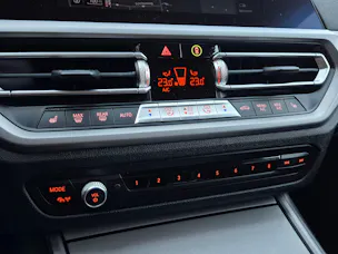 BMW 330e x DriveTouring Steptronic