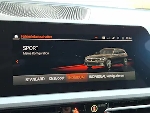 BMW 330e x DriveTouring Steptronic