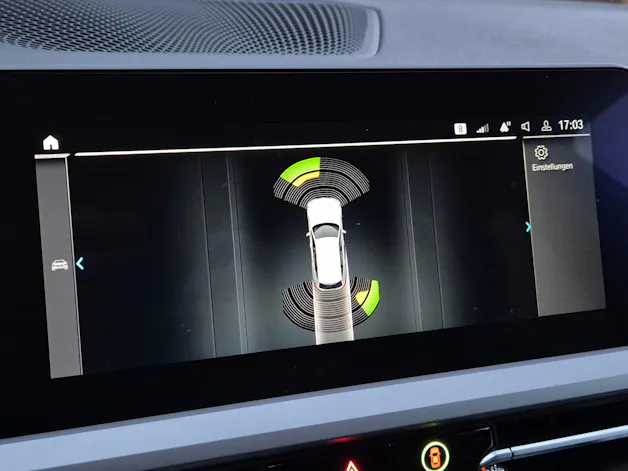 BMW 330e x DriveTouring Steptronic