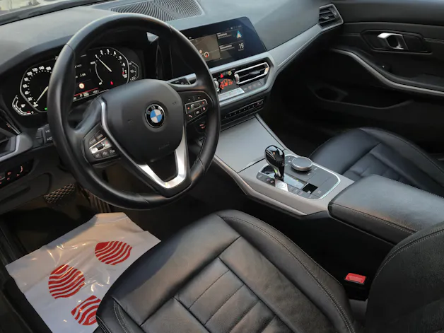 BMW 330e x DriveTouring Steptronic