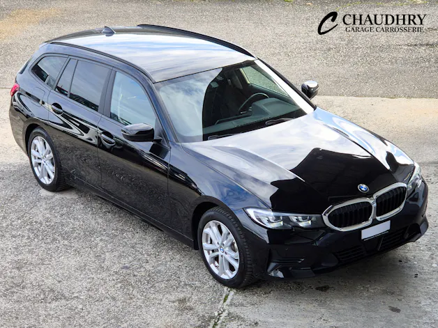 BMW 330e x DriveTouring Steptronic