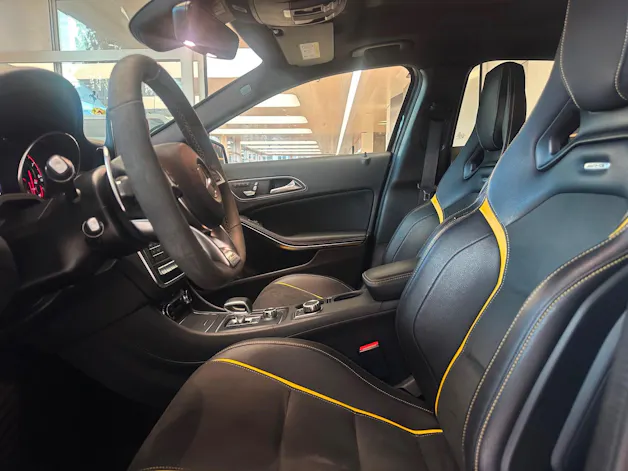 MERCEDES-BENZ GLA 45 AMG Yellow Night Edition 4Matic 7G-DCT