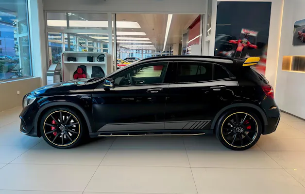 MERCEDES-BENZ GLA 45 AMG Yellow Night Edition 4Matic 7G-DCT