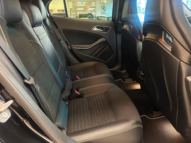 MERCEDES-BENZ GLA 45 AMG Yellow Night Edition 4Matic 7G-DCT