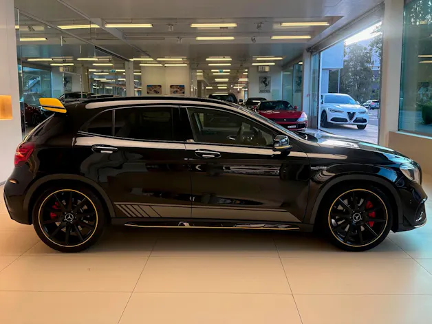 MERCEDES-BENZ GLA 45 AMG Yellow Night Edition 4Matic 7G-DCT