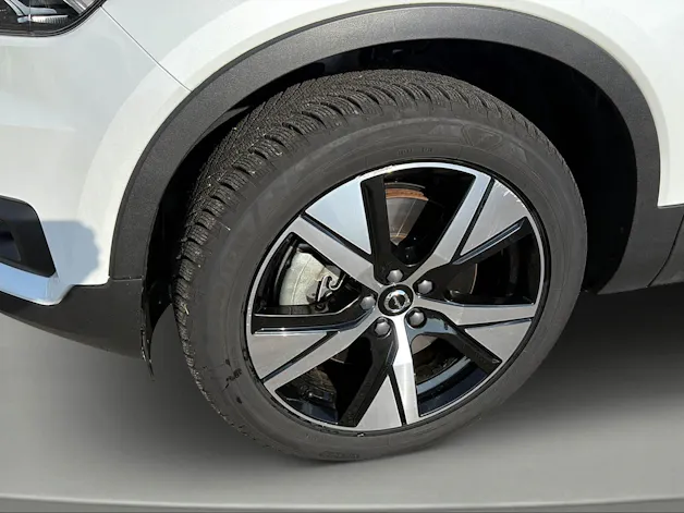 VOLVO XC40 P8 AWD Pure Electric R-Design