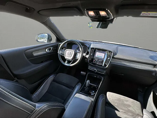 VOLVO XC40 P8 AWD Pure Electric R-Design
