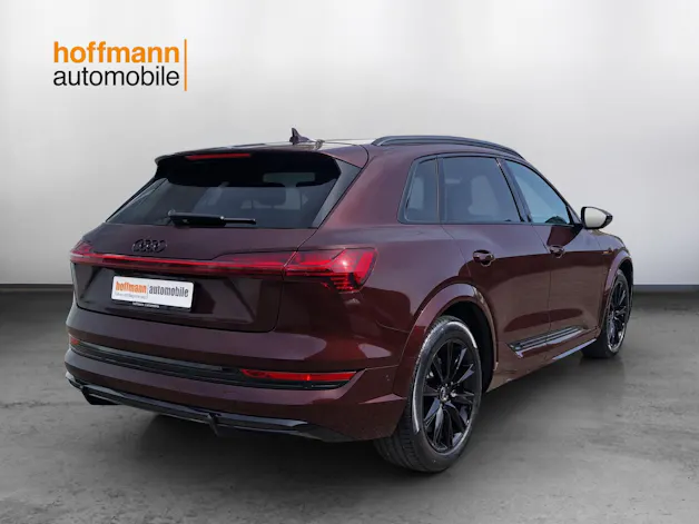 AUDI e-tron S quattro