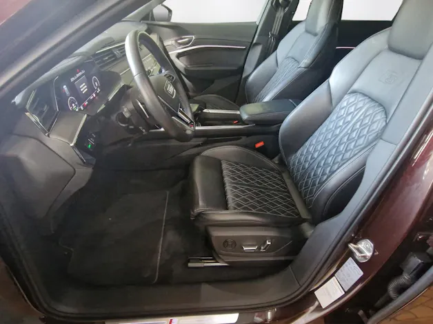 AUDI e-tron S quattro