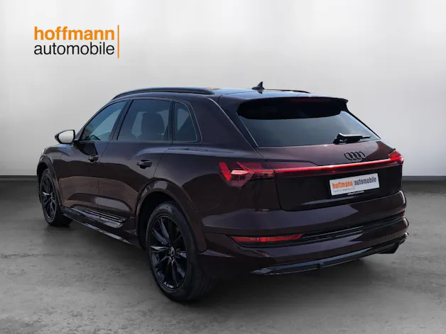AUDI e-tron S quattro