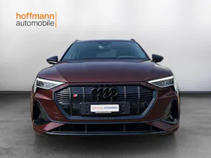 AUDI e-tron S quattro