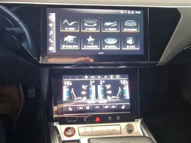 AUDI e-tron S quattro