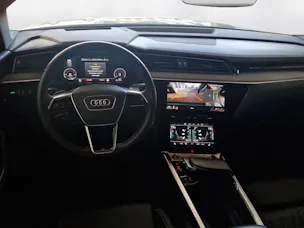 AUDI e-tron S quattro