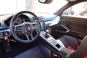 PORSCHE Cayman GT4 - "CH Auto * Porsche Approved 05.28 * Pack Clubsport * Pack Sport Chrono * Sièges 918 * Alcantara * Phares LED"