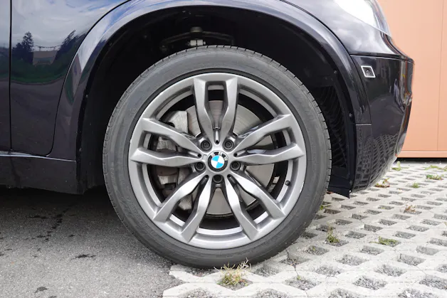 BMW X5 xDrive M50d "* CH Auto * Pack M * Caméra de Recul * Volant M * Sièges Sport Elect. Mém * Navigation Profess *"