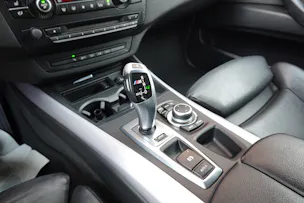 BMW X5 xDrive M50d "* CH Auto * Pack M * Caméra de Recul * Volant M * Sièges Sport Elect. Mém * Navigation Profess *"